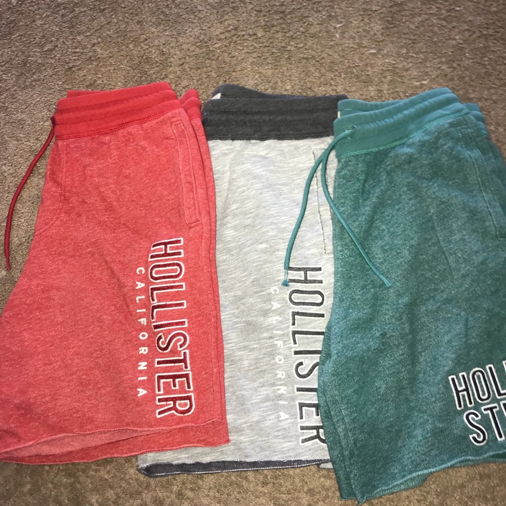 Bundle of 3 Men’s Abercrombie drawstring shorts.